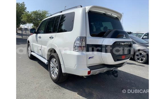 Acheter Import Voiture Mitsubishi Pajero Blanc à Import - Dubai, Adrar Acheter Import Voiture Mitsubishi Pajero Blanc à Import - Dubai, Adrar