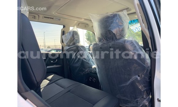 Acheter Import Voiture Mitsubishi Pajero Blanc à Import - Dubai, Adrar Acheter Import Voiture Mitsubishi Pajero Blanc à Import - Dubai, Adrar