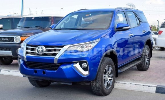 Acheter Import Voiture Toyota Fortuner Bleu à Import - Dubai, Adrar Acheter Import Voiture Toyota Fortuner Bleu à Import - Dubai, Adrar
