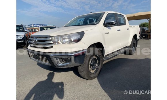 Acheter Import Voiture Toyota Hilux Blanc à Import - Dubai, Adrar Acheter Import Voiture Toyota Hilux Blanc à Import - Dubai, Adrar