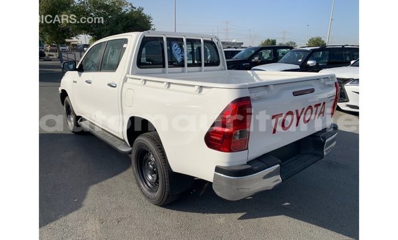 Acheter Import Voiture Toyota Hilux Blanc à Import - Dubai, Adrar Acheter Import Voiture Toyota Hilux Blanc à Import - Dubai, Adrar