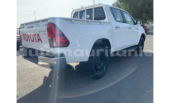 Acheter Import Voiture Toyota Hilux Blanc à Import - Dubai, Adrar Acheter Import Voiture Toyota Hilux Blanc à Import - Dubai, Adrar