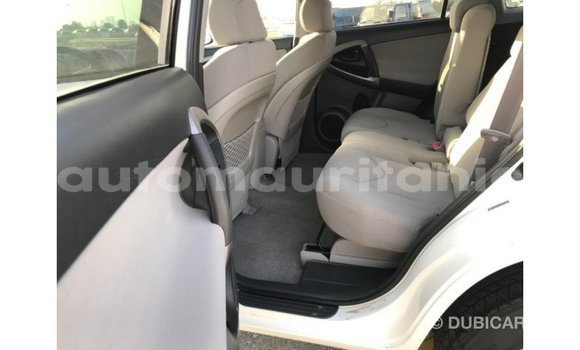 Acheter Import Utilitaire Toyota HiAce Blanc à Import - Dubai, Adrar Acheter Import Utilitaire Toyota HiAce Blanc à Import - Dubai, Adrar