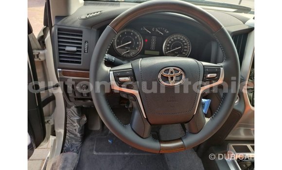 Buy Import Toyota Land Cruiser White Car in Import - Dubai in Adrar Buy Import Toyota Land Cruiser White Car in Import - Dubai in Adrar