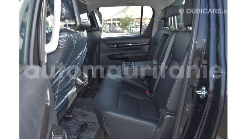 Big with watermark toyota hilux adrar import dubai 1921