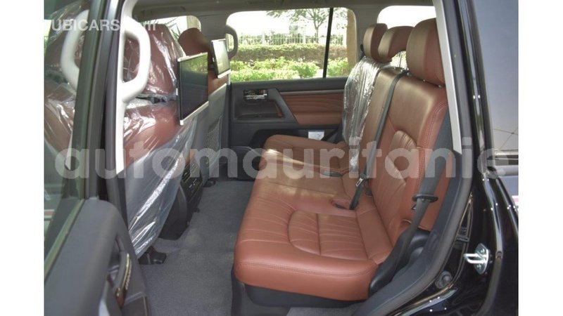 Big with watermark toyota land cruiser adrar import dubai 1924