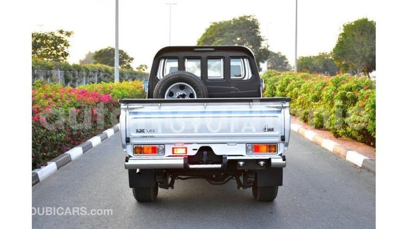 Big with watermark toyota land cruiser adrar import dubai 1933