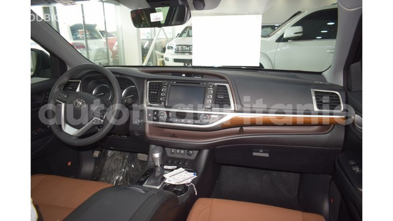 Big with watermark toyota highlander adrar import dubai 1934