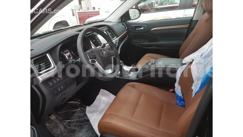 Big with watermark toyota highlander adrar import dubai 1934