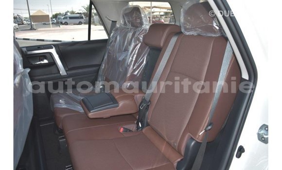 Buy Import Toyota HiAce White Truck in Import - Dubai in Adrar Buy Import Toyota HiAce White Truck in Import - Dubai in Adrar