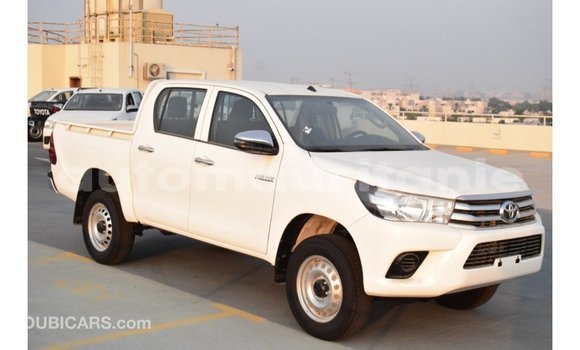 Buy Import Toyota Hilux White Car in Import - Dubai in Adrar Buy Import Toyota Hilux White Car in Import - Dubai in Adrar