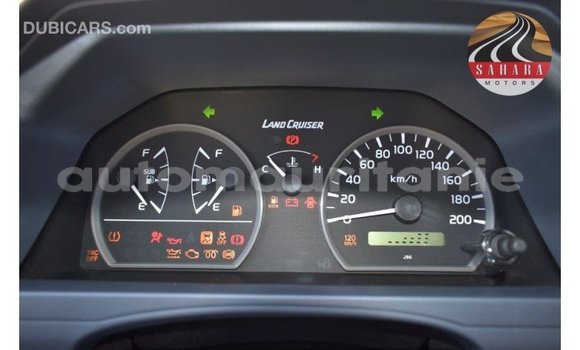 Buy Import Toyota Land Cruiser Red Car in Import - Dubai in Adrar Buy Import Toyota Land Cruiser Red Car in Import - Dubai in Adrar