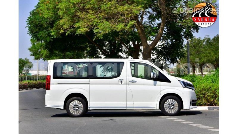 Big with watermark toyota granvia adrar import dubai 1946