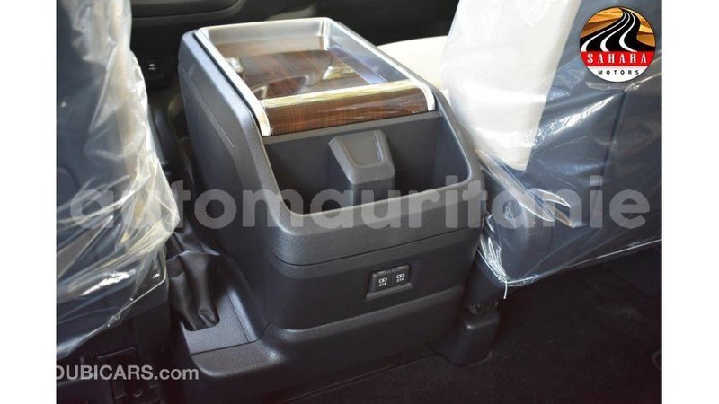 Big with watermark toyota granvia adrar import dubai 1946