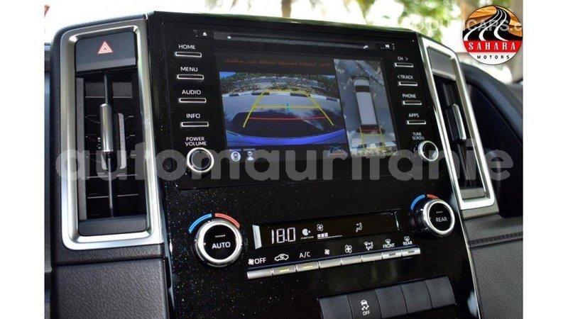 Big with watermark toyota granvia adrar import dubai 1946