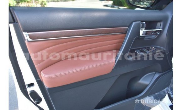 Buy Import Toyota Land Cruiser White Car in Import - Dubai in Adrar Buy Import Toyota Land Cruiser White Car in Import - Dubai in Adrar