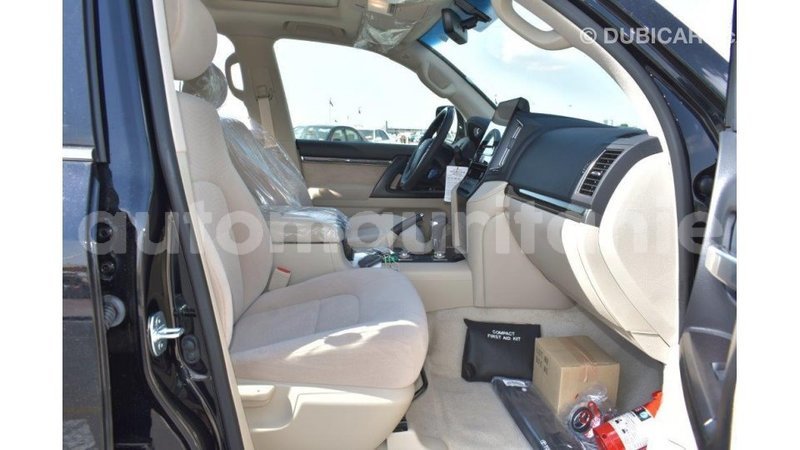 Big with watermark toyota land cruiser adrar import dubai 1950