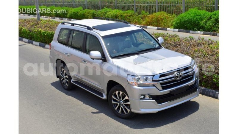 Big with watermark toyota land cruiser adrar import dubai 1952