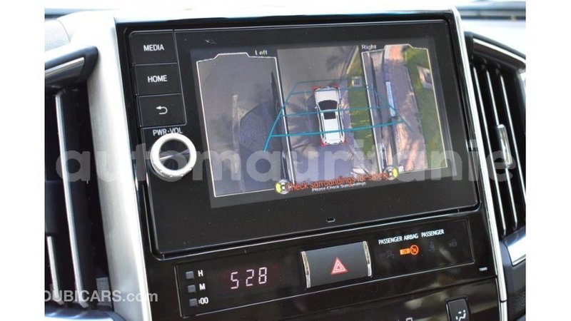 Big with watermark toyota land cruiser adrar import dubai 1952