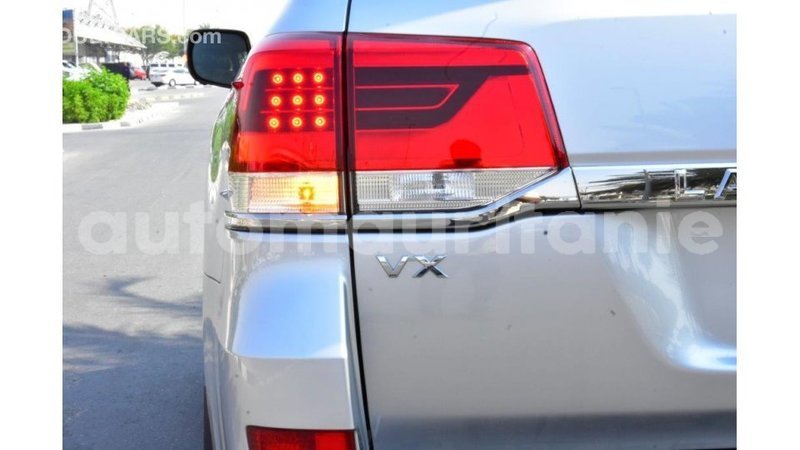 Big with watermark toyota land cruiser adrar import dubai 1952