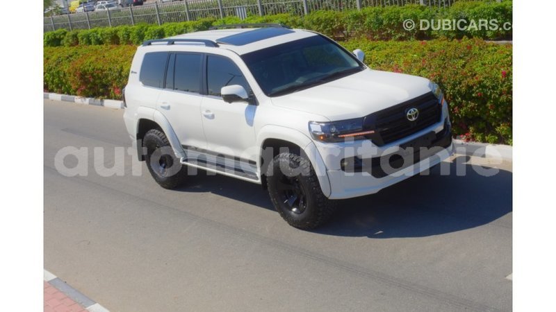 Big with watermark toyota land cruiser adrar import dubai 1957