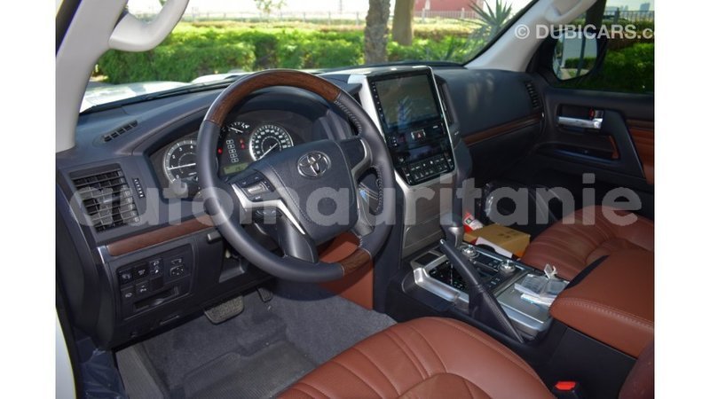 Big with watermark toyota land cruiser adrar import dubai 1957