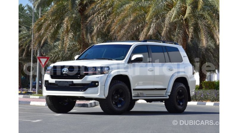 Big with watermark toyota land cruiser adrar import dubai 1957