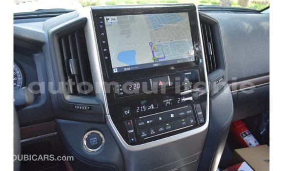 Buy Import Toyota Land Cruiser White Car in Import - Dubai in Adrar Buy Import Toyota Land Cruiser White Car in Import - Dubai in Adrar
