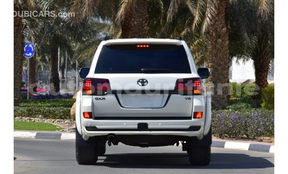 Buy Import Toyota Land Cruiser White Car in Import - Dubai in Adrar Buy Import Toyota Land Cruiser White Car in Import - Dubai in Adrar