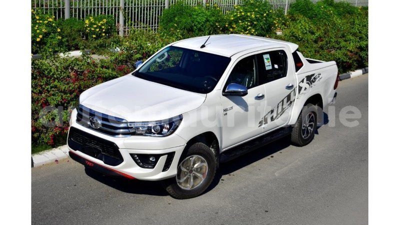 Big with watermark toyota hilux adrar import dubai 1960