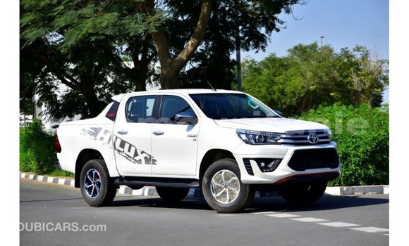 Buy Import Toyota Hilux White Car in Import - Dubai in Adrar Buy Import Toyota Hilux White Car in Import - Dubai in Adrar