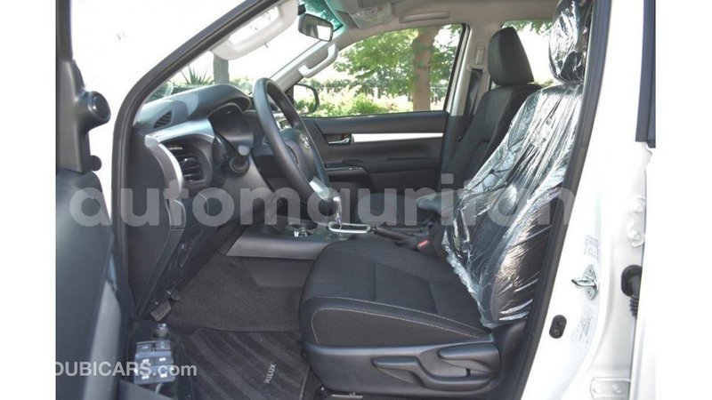 Big with watermark toyota hilux adrar import dubai 1960