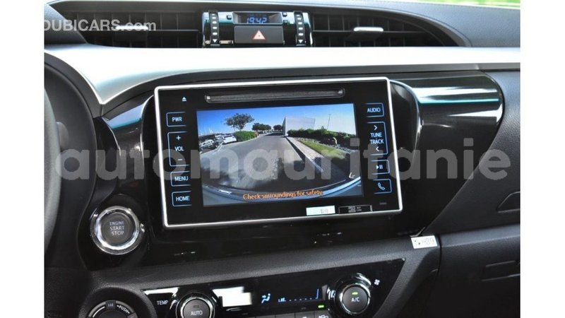 Big with watermark toyota hilux adrar import dubai 1960