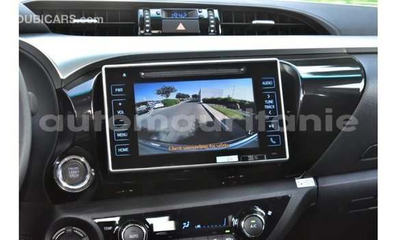 Buy Import Toyota Hilux White Car in Import - Dubai in Adrar Buy Import Toyota Hilux White Car in Import - Dubai in Adrar