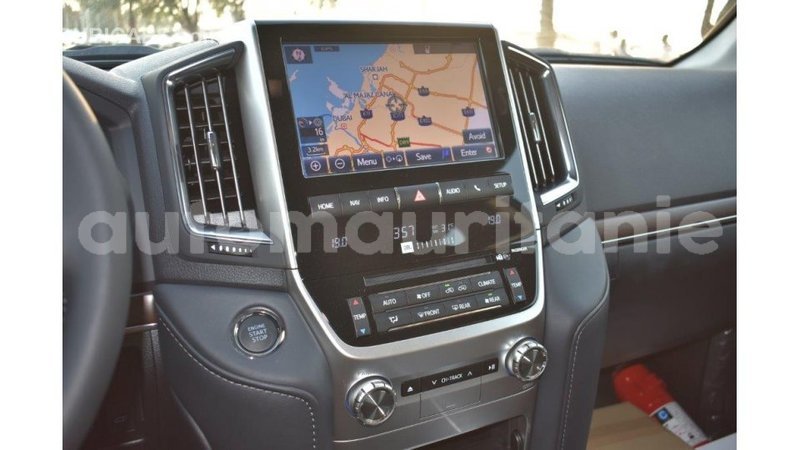 Big with watermark toyota land cruiser adrar import dubai 1962