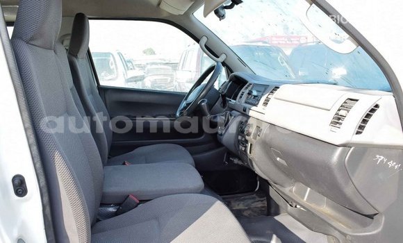 Acheter Import Voiture Toyota Hiace Blanc à Import - Dubai, Adrar Acheter Import Voiture Toyota Hiace Blanc à Import - Dubai, Adrar