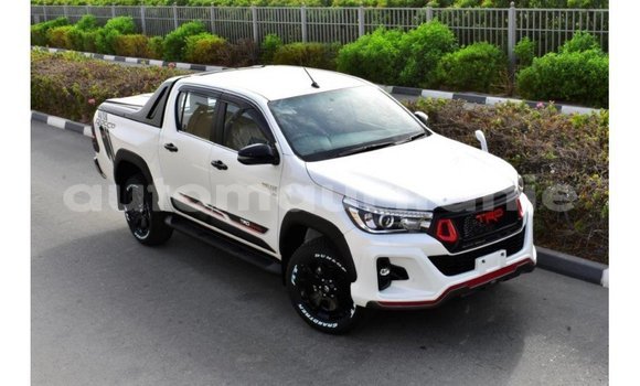 Buy Import Toyota Hilux White Car in Import - Dubai in Adrar Buy Import Toyota Hilux White Car in Import - Dubai in Adrar