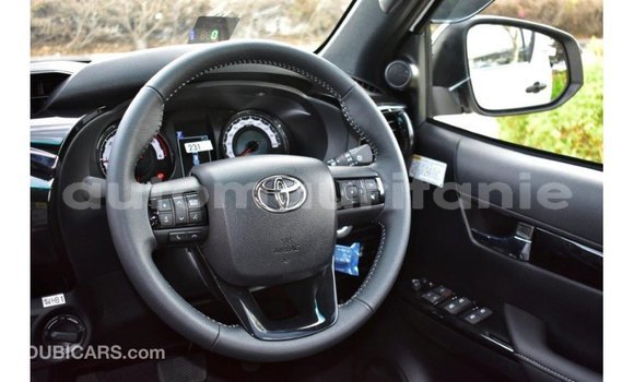 Buy Import Toyota Hilux White Car in Import - Dubai in Adrar Buy Import Toyota Hilux White Car in Import - Dubai in Adrar
