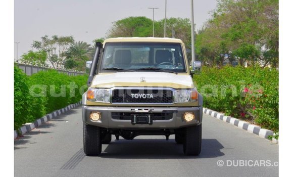 Buy Import Toyota Land Cruiser Beige Car in Import - Dubai in Adrar Buy Import Toyota Land Cruiser Beige Car in Import - Dubai in Adrar