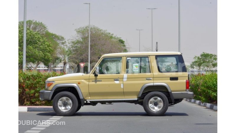 Big with watermark toyota land cruiser adrar import dubai 1971