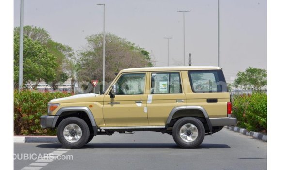 Buy Import Toyota Land Cruiser Beige Car in Import - Dubai in Adrar Buy Import Toyota Land Cruiser Beige Car in Import - Dubai in Adrar