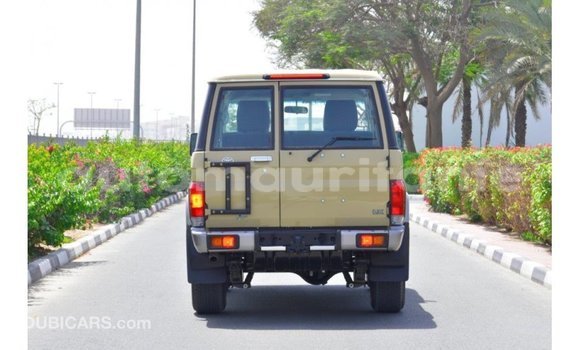 Buy Import Toyota Land Cruiser Beige Car in Import - Dubai in Adrar Buy Import Toyota Land Cruiser Beige Car in Import - Dubai in Adrar