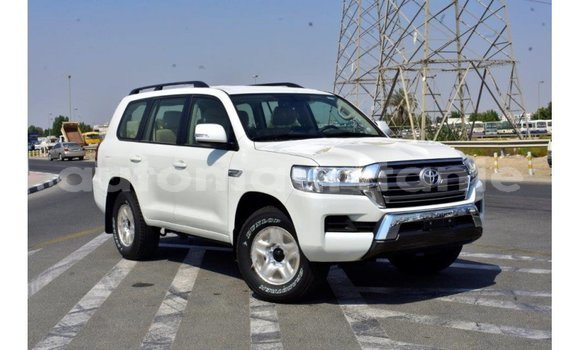 Buy Import Toyota Land Cruiser White Car in Import - Dubai in Adrar Buy Import Toyota Land Cruiser White Car in Import - Dubai in Adrar