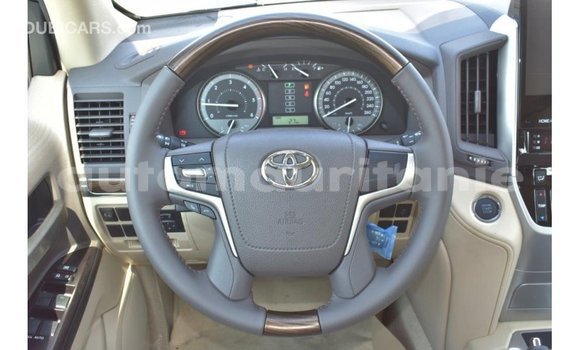 Buy Import Toyota Land Cruiser White Car in Import - Dubai in Adrar Buy Import Toyota Land Cruiser White Car in Import - Dubai in Adrar