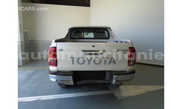 Buy Import Toyota Hilux White Car in Import - Dubai in Adrar Buy Import Toyota Hilux White Car in Import - Dubai in Adrar