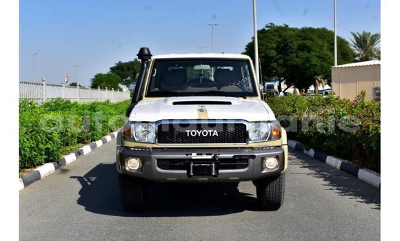 Buy Import Toyota Land Cruiser Beige Car in Import - Dubai in Adrar Buy Import Toyota Land Cruiser Beige Car in Import - Dubai in Adrar