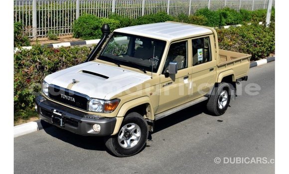 Buy Import Toyota Land Cruiser Beige Car in Import - Dubai in Adrar Buy Import Toyota Land Cruiser Beige Car in Import - Dubai in Adrar