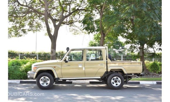 Buy Import Toyota Land Cruiser Beige Car in Import - Dubai in Adrar Buy Import Toyota Land Cruiser Beige Car in Import - Dubai in Adrar