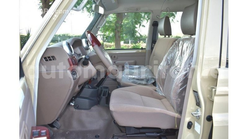 Big with watermark toyota land cruiser adrar import dubai 1977