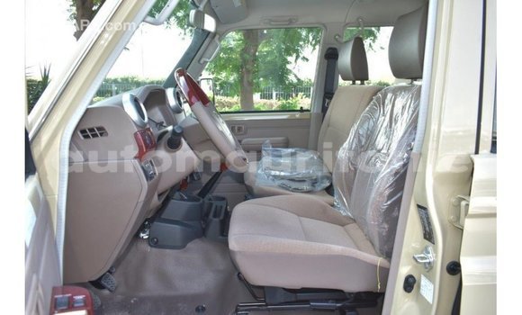 Buy Import Toyota Land Cruiser Beige Car in Import - Dubai in Adrar Buy Import Toyota Land Cruiser Beige Car in Import - Dubai in Adrar